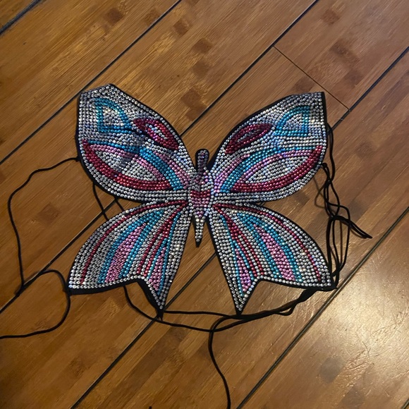 Butterfly top - Picture 1 of 1